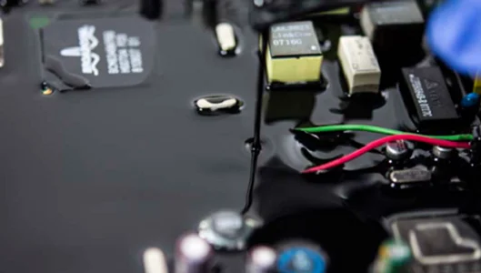 Полиэфирная смола как изолятор в электронике Полиэфирная смола как изолятор в электронике